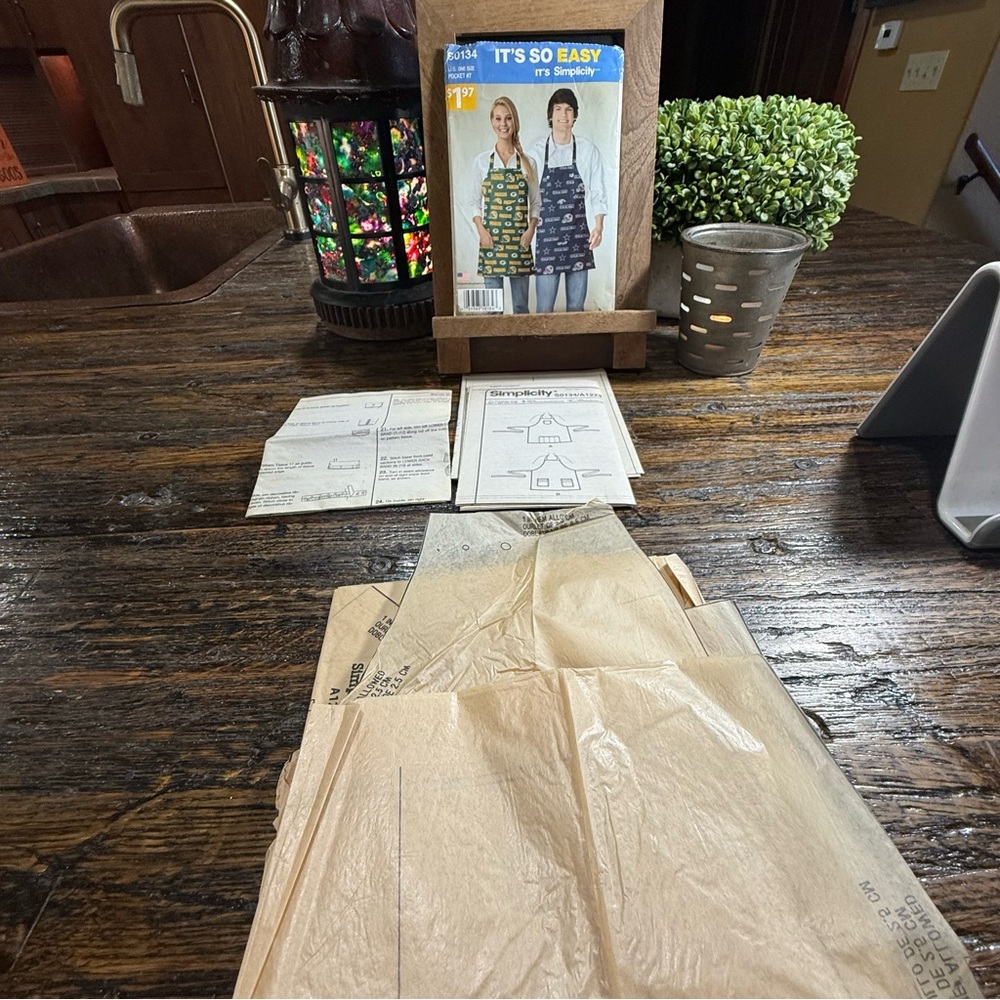 Simplicity SO134 Apron Sewing Pattern It’s So Easy One Size - Picture 6 of 8